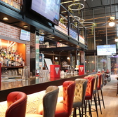 TGI FRIDAYS ティージーアイ フライデーズ 神奈川芸術劇場店の雰囲気2