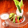 料理メニュー写真 自家製ソースで食べる彩り野菜のバーニャカウダー