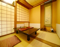 【桂】 2～4名様でご利用いただける座敷のお席です。足を伸ばしてのお食事が可能で、特別な雰囲気のある空間です☆