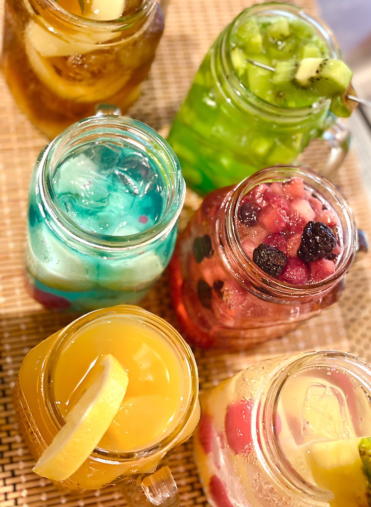 ≪フルーツサワー≫女性やアルコールに弱いお客様におすすめ♪果実がごろごろ入った食べれるサワー！