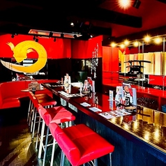 趣のある和空間に現れるBAR風のカウンター席。大人だけの楽しみ方を。