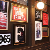 TGI FRIDAYS ティージーアイ フライデーズ 神奈川芸術劇場店の雰囲気3