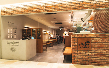 山本のハンバーグ SAKURA MACHI店の雰囲気1