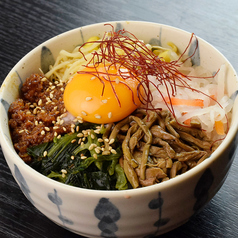 肉味噌ビビンバ丼