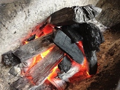 旬の食材を備長炭炭火焼きで１本１本丁寧にじっくり焼いて提供しております◎