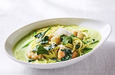 エビとほうれん草のバジルクリーム