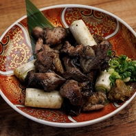 国産鶏の旨みを豪快に味わう、串なし焼き鳥