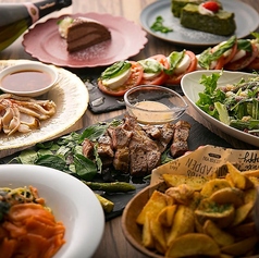 お肉、パスタ、ピザ…試行錯誤を重ねた自信作だけをご提供します