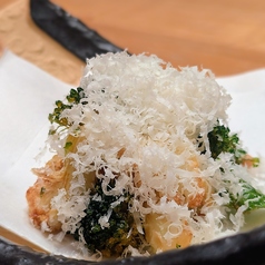 フライドカリブロ　トリュフ塩とパルミジャーノ