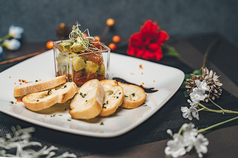 マグロアボカドユッケ(バゲット付)