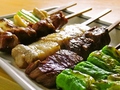 料理メニュー写真 日替わり串盛り合わせ5本