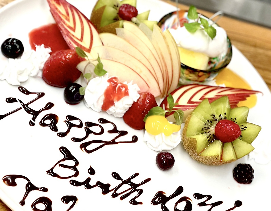≪記念日・お誕生日≫サプライズのお手伝いいたします♪ご予約限定でメッセージプレートのご用意も◎
