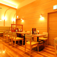 明るい雰囲気の店内はご家族でのお食事にもぴったりです！