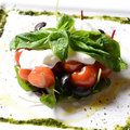 料理メニュー写真 トマトとモッツァレラ・ブッファラのカプレーゼ