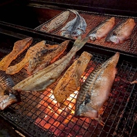 【炭火焼き】余分な脂を落とし、旨みを凝縮。