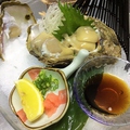 料理メニュー写真 旬の能登の岩牡蠣「内浦は波が穏やかで成長が良いのが特長。身がふっくらしていてクリーミ♪大きさも◎」