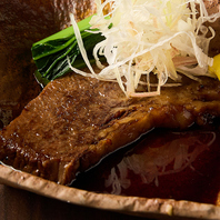 肉本来の旨味を最大限引き出した名物料理