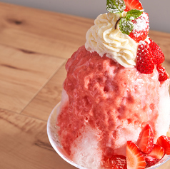 とろけるエスプーマのイチゴかき氷