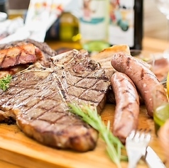 豪快に肉を味わう!
