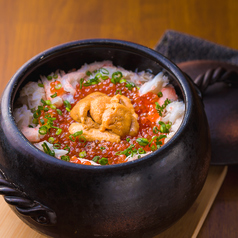 ウニ！イクラ！ズワイカニ！の 贅沢土鍋ご飯