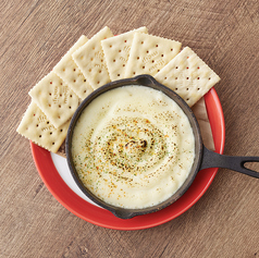 焼きとろとろチーズ(クラッカー添え)