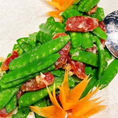 インゲン豆と燻製ソーセージ炒め