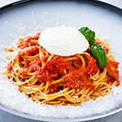 トマトソースのスパゲッティ 自家製リコッタチーズのせ