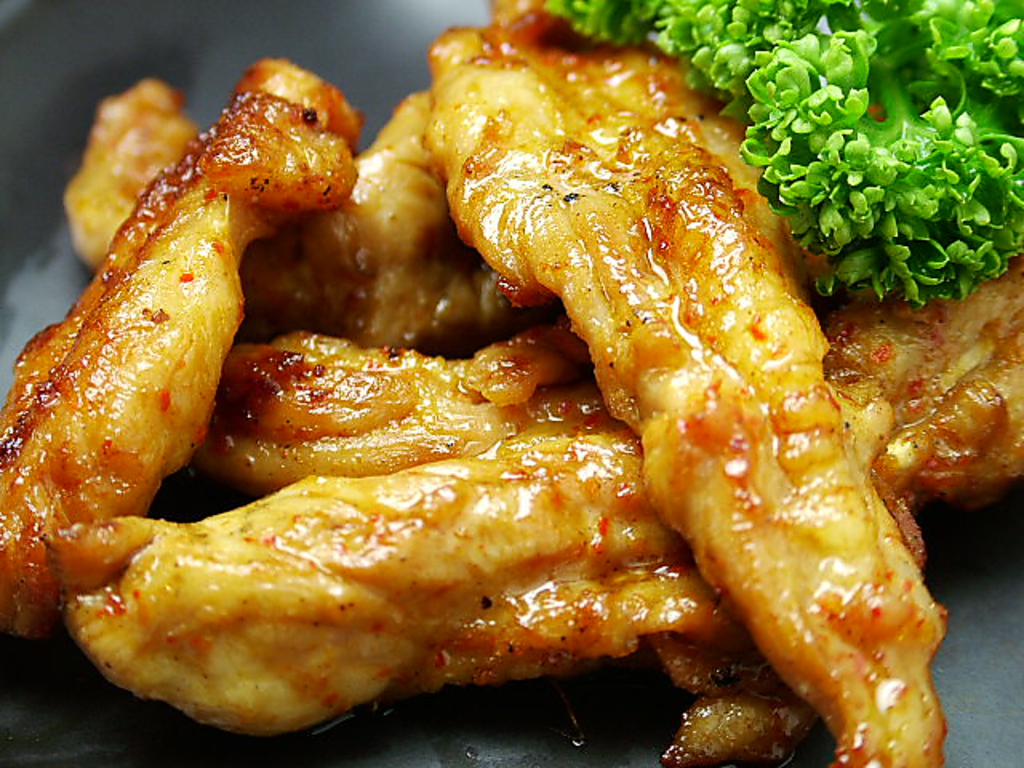 旨いのは赤から鍋だけじゃない！！鶏セセリ焼きも自慢の逸品♪ビールがぐんぐん進みます。。。