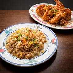 エビのガーリックパン粉炒めとチャーハンセット