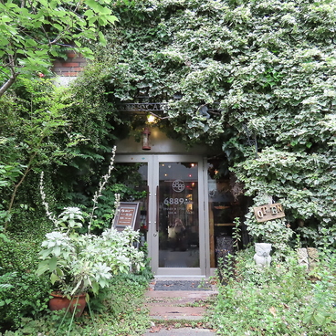 6889cafe ロクハチハチキュウカフェの雰囲気1