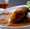 料理メニュー写真 牛挽きハンバーグカレー