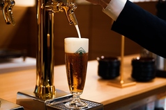 彩り豊かな料理とのペアリングをお楽しみください