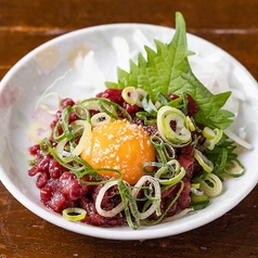 馬肉ユッケ