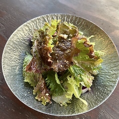 焼鳥と一緒に食べるサラダ