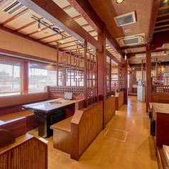 広々した店内でお食事をお楽しみください！