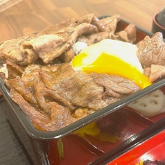  黒毛和牛すき焼き重