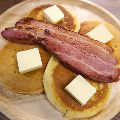 厚切りベーコンのパンケーキ