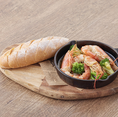 海老とブロッコリーのアヒージョ(自家製バゲット付き)