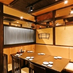 テーブル席もございます。“和の空間”で楽しいひと時をお過ごしください。　