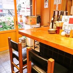 カウンター席は、落ち着いた雰囲気で、ゆったりとした時間を過ごせます♪