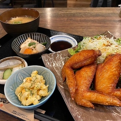 「手羽先の唐揚げ定食(4本)」1,000円(税込)