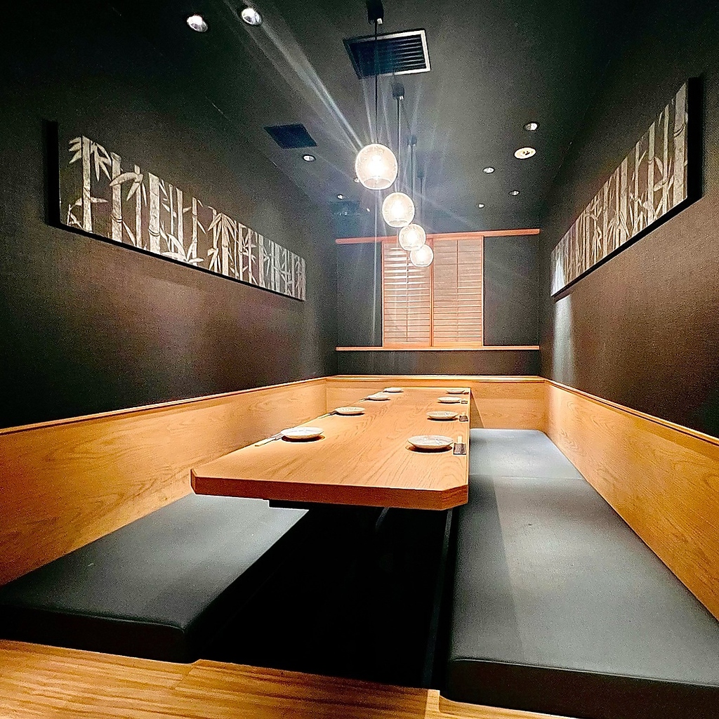 当店で1席しかない掘りごたつのＶＩＰ席。接待や大切な方との会食にご利用下さい