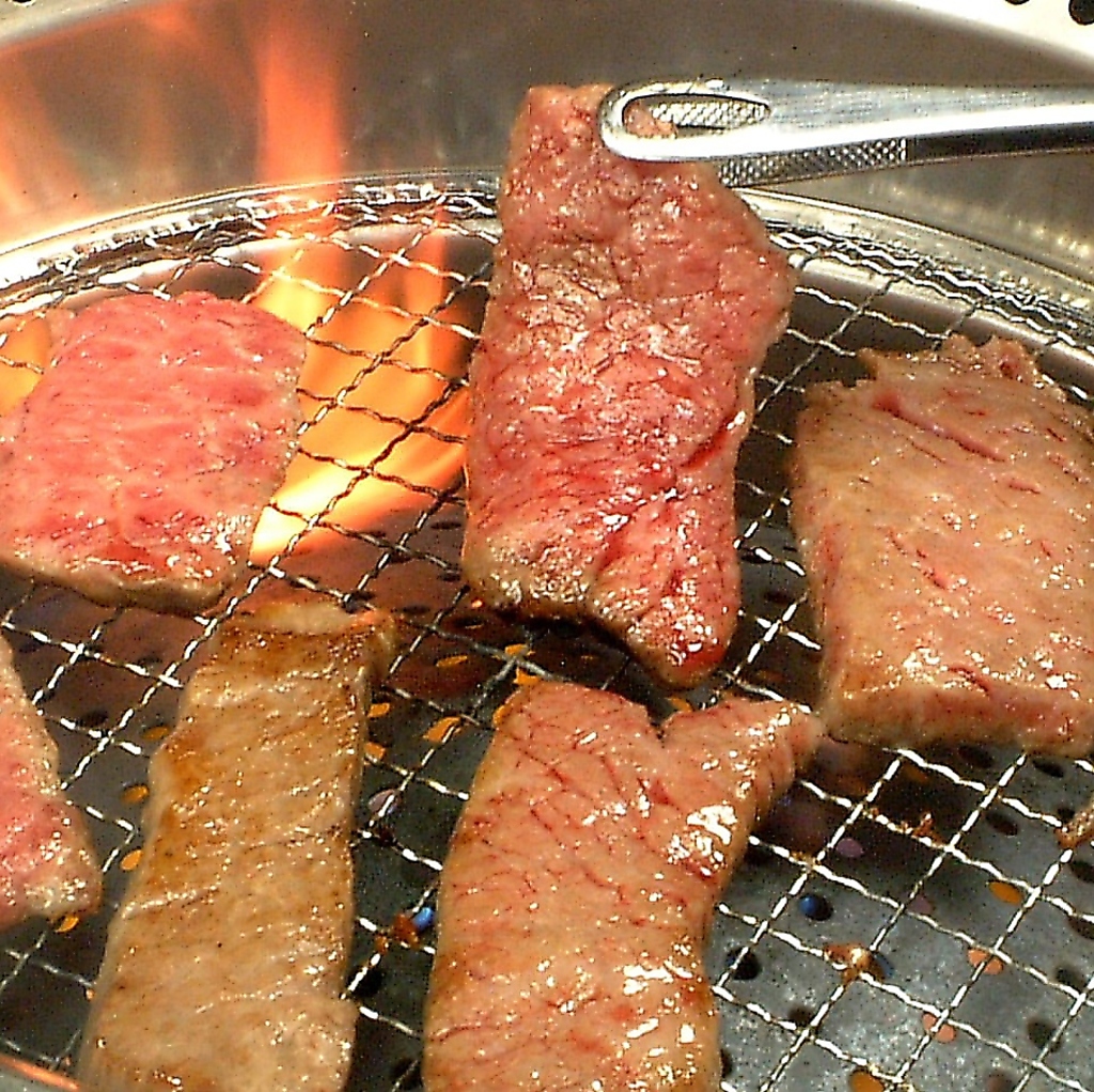 こだわりのお肉を存分に堪能！カルビやロース、ホルモンなど様々な部位を取り揃えております！