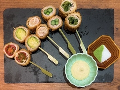 肉野菜巻きの盛合せ/肉野菜巻きの串揚げ盛合せ 5本