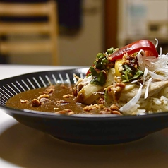 10種類以上のスパイス配合◆辛さが病みつきに…！