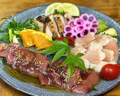 鶏の刺身盛り合わせ