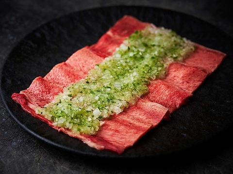 鶴橋の肉職人が厳選仕入れ！鶴橋で有名な『白雲台』がグランフロントで楽しめます。