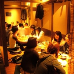 【1F】掘りごたつ宴会スペースは20名まで入れます！奥に8名様用の個室もあります。