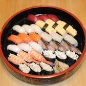 職人が心を込めて握る味・大きさ・鮮度に拘ったお寿司が一貫65円～味わえます！