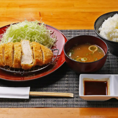 【絶品】　鶏ロースぼんちかつ　定食（かつの重量２２０ｇ）